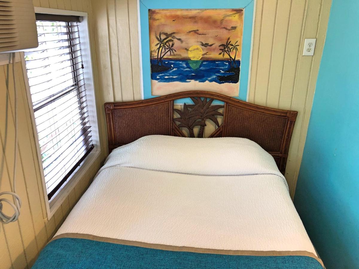 Economy Small Room at The Pelican Key Largo Cottages