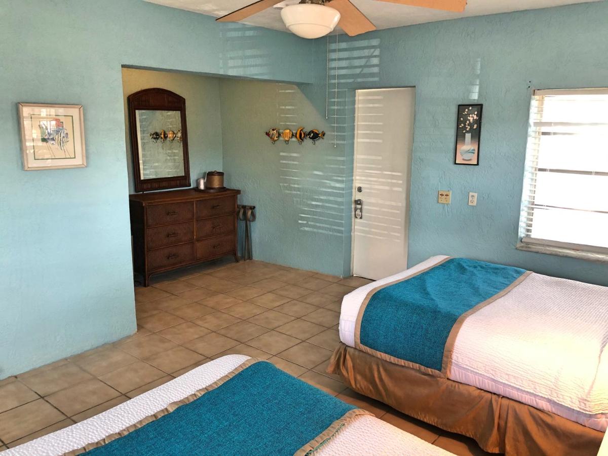 Cottage Two Double Beds at The Pelican Key Largo Cottages