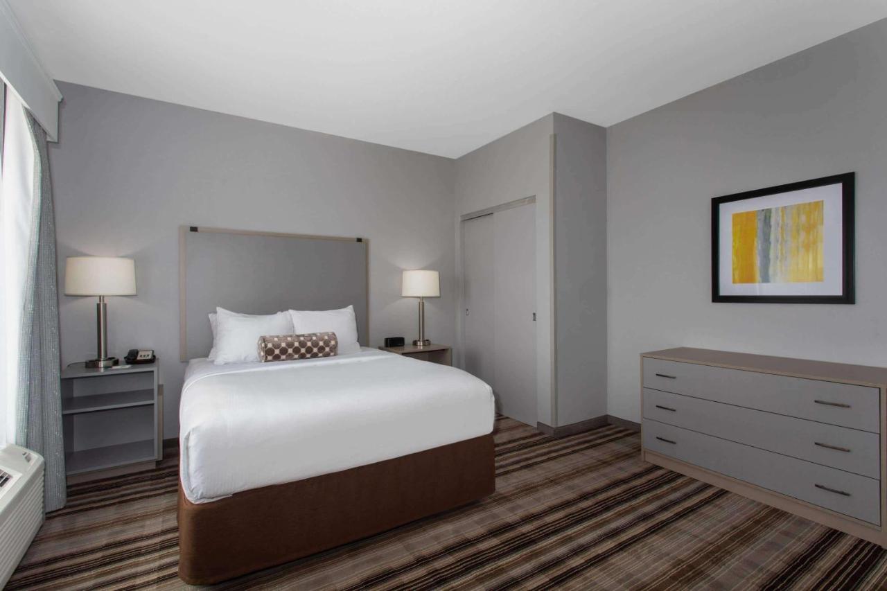 1 Queen Bed, One-Bedroom, Suite, Non-Smoking at Hawthorn Extended Stay by Wyndham Loveland