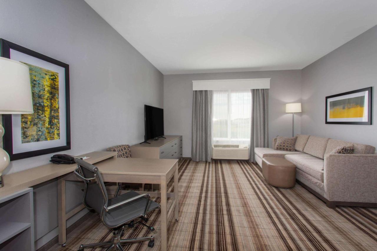 1 Queen Bed, One-Bedroom, Suite, Non-Smoking at Hawthorn Extended Stay by Wyndham Loveland