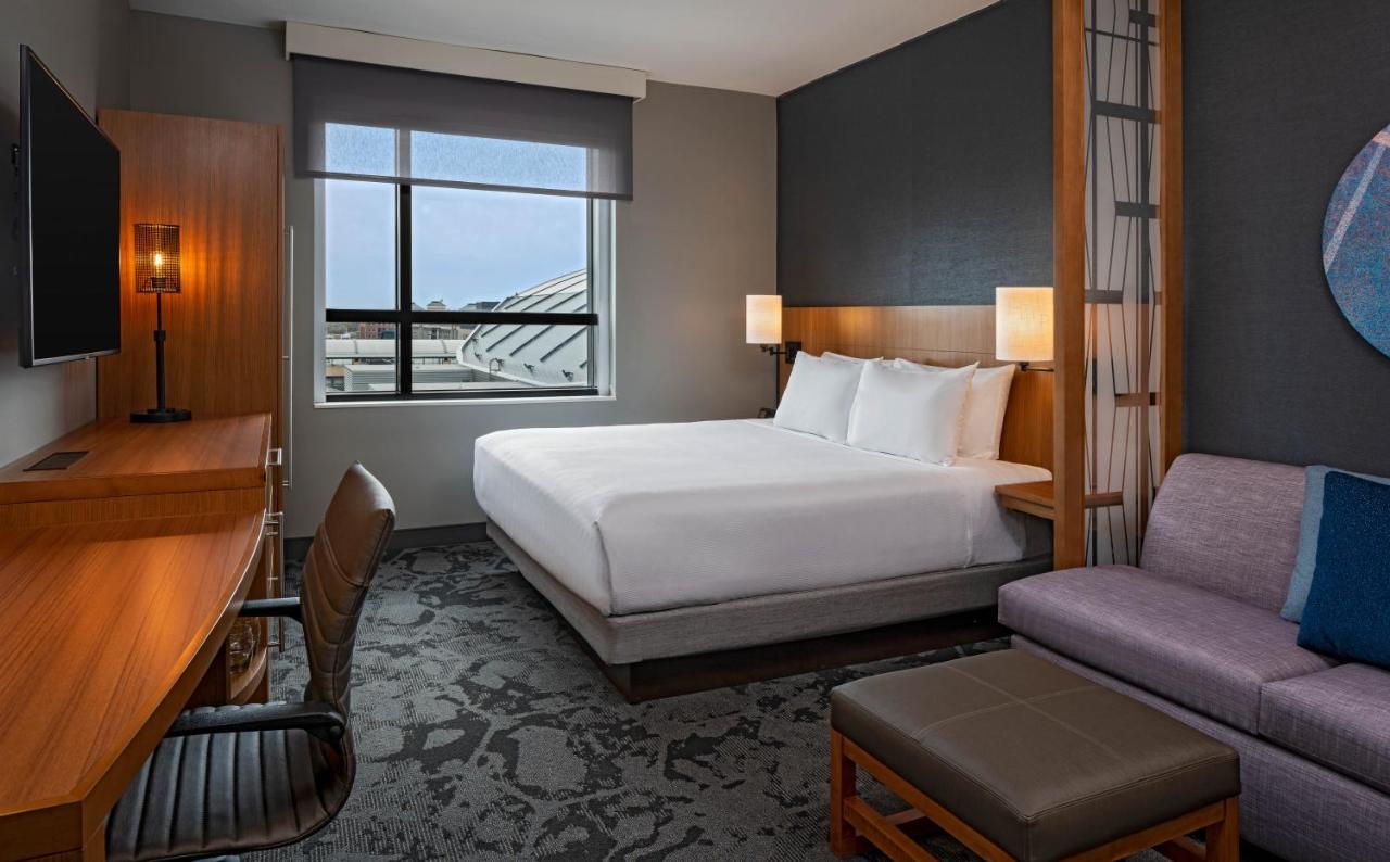 King Room with Sofa Bed at Hyatt Place Indianapolis Downtown