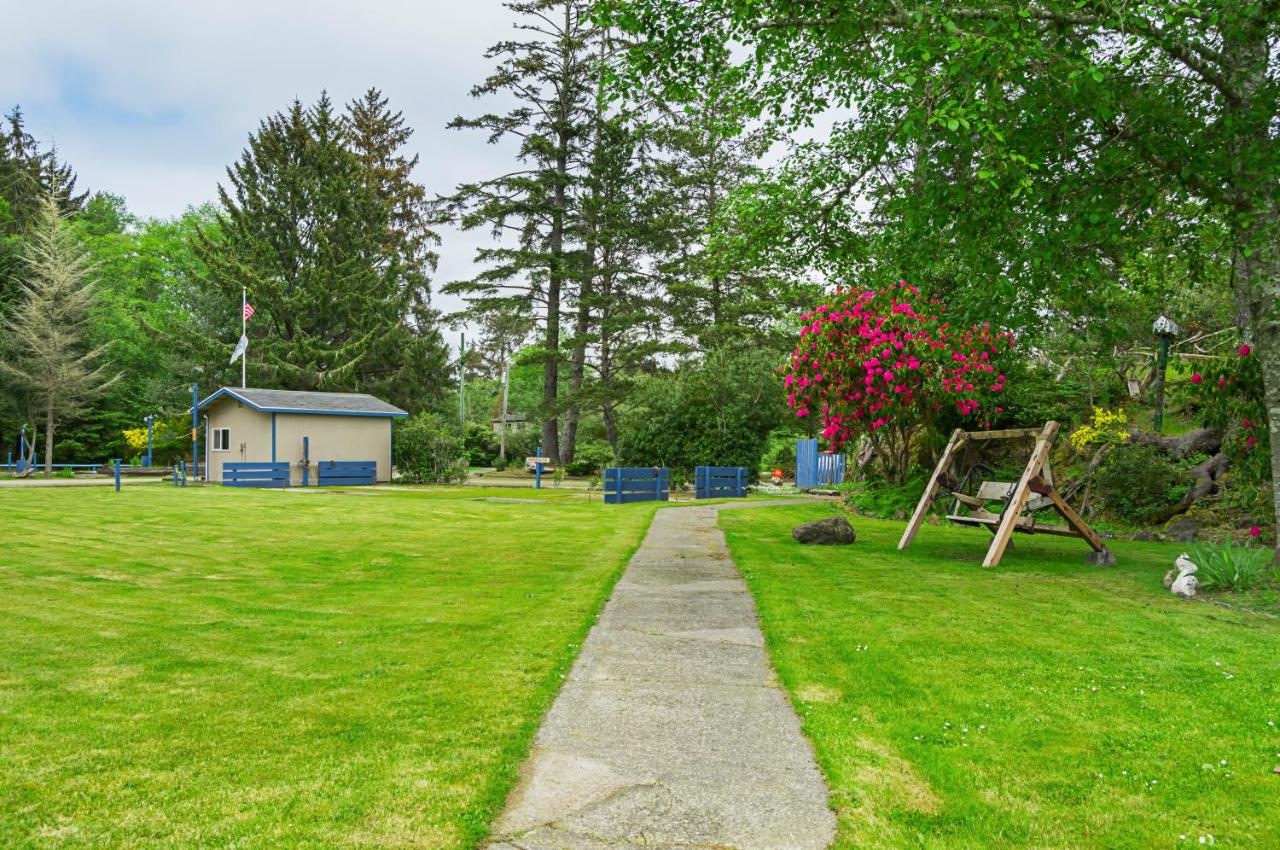 | Long Beach Camping Resort Cabin 2
