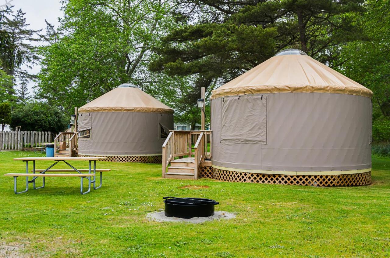 | Long beach Camping Resort Yurt 9