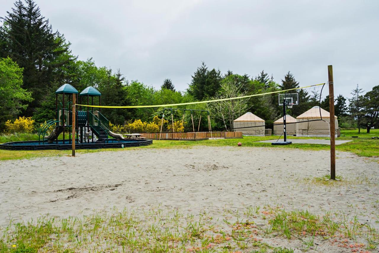 | Long beach Camping Resort Yurt 9