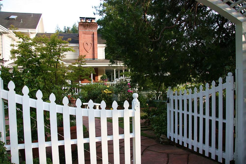 | Inn at Occidental