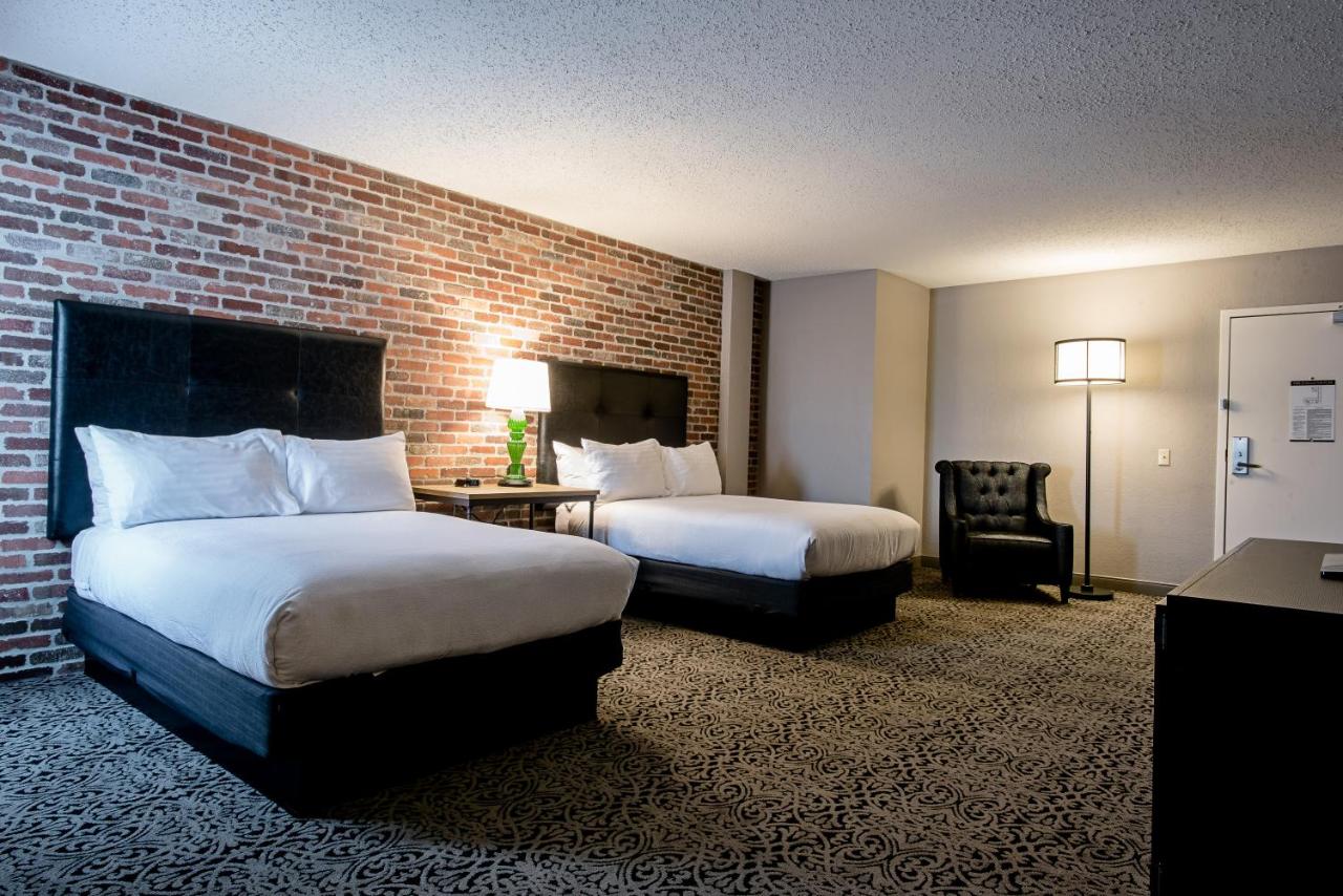 | Holiday Inn FRENCH QUARTER-CHATEAU LEMOYNE, an IHG Hotel