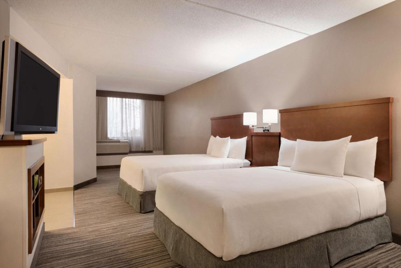 Double Room with Sofa Bed -Accessible Shower at Hyatt Place Chicago/ Schaumburg