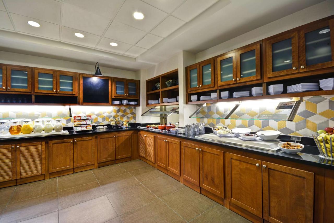 | Hyatt Place Columbus Worthington