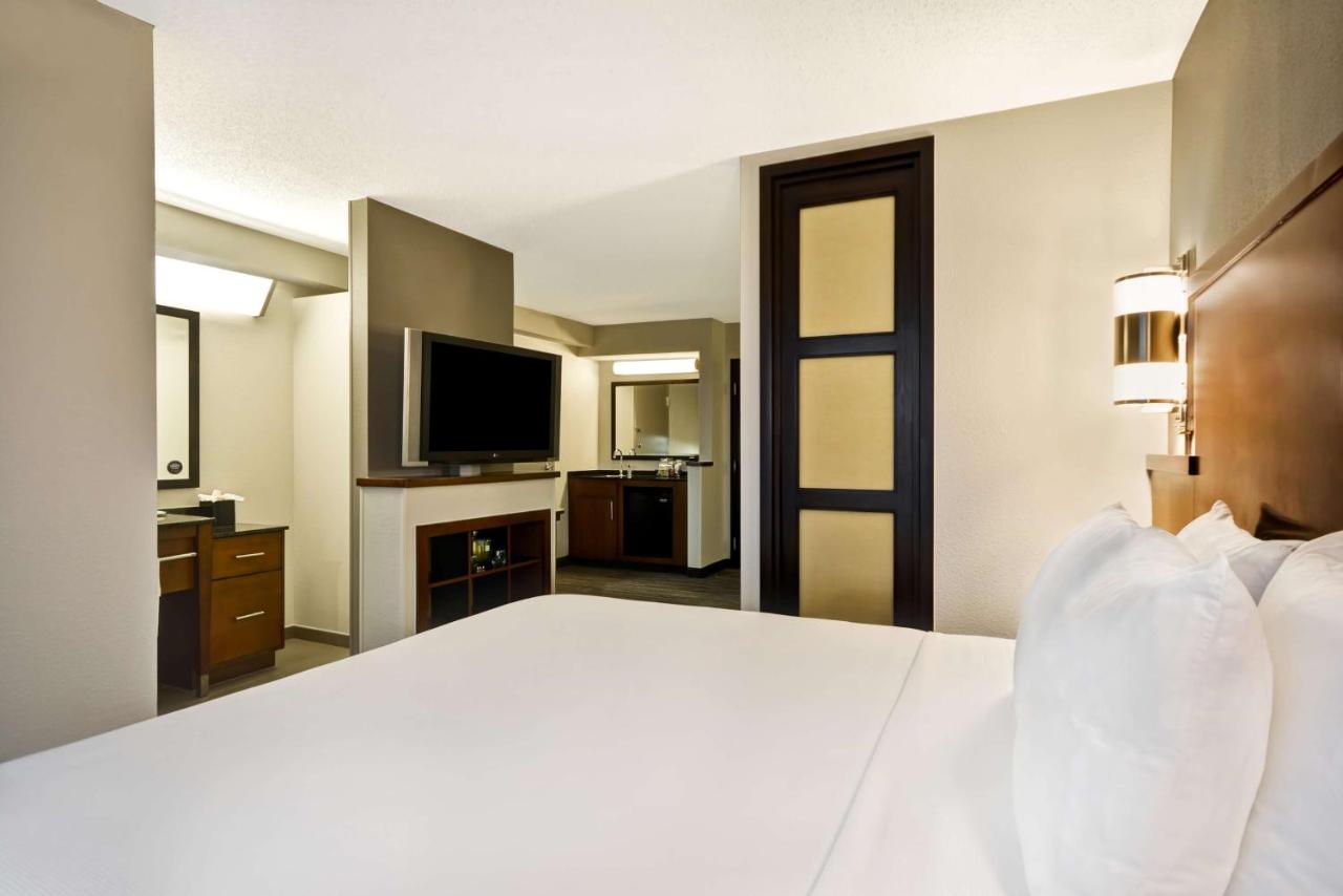 | Hyatt Place Columbus Worthington