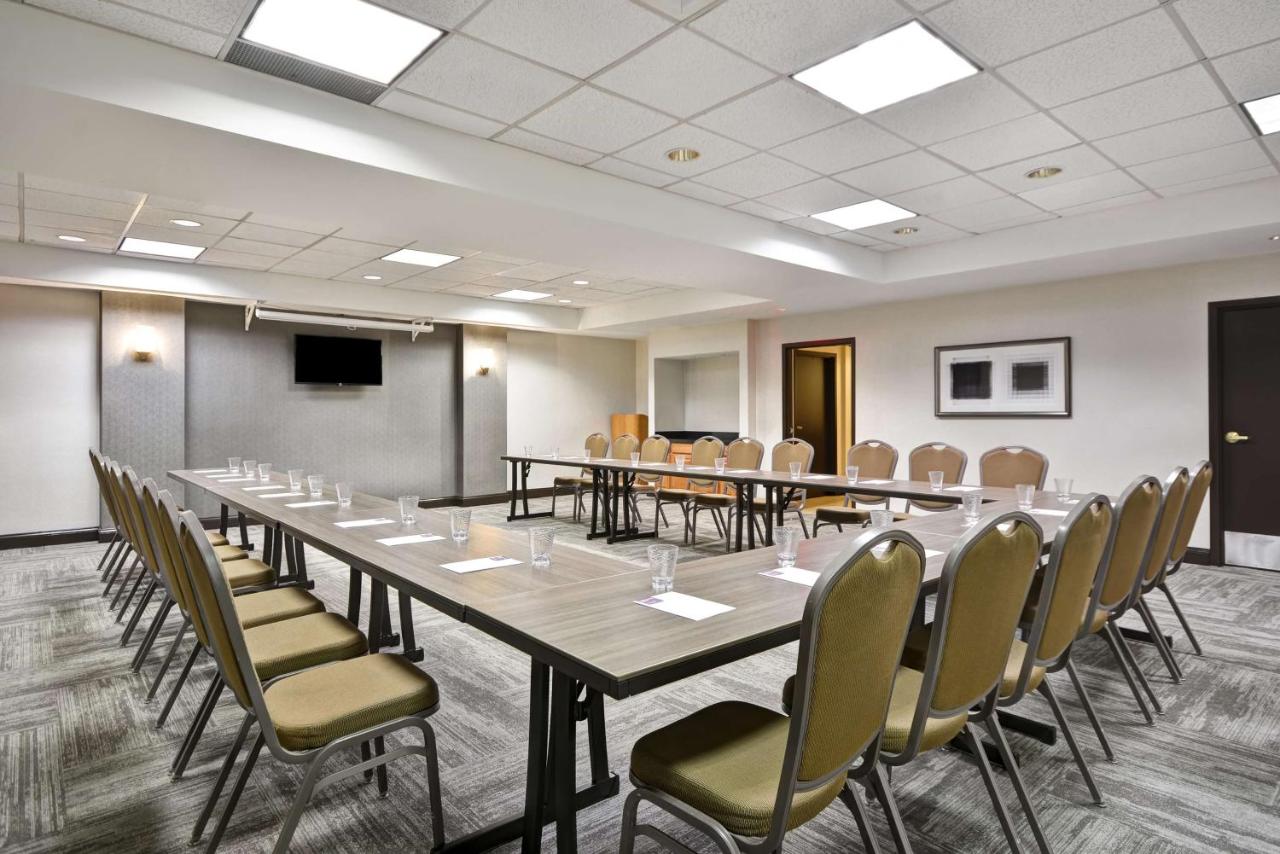 | Hyatt Place Columbus Worthington