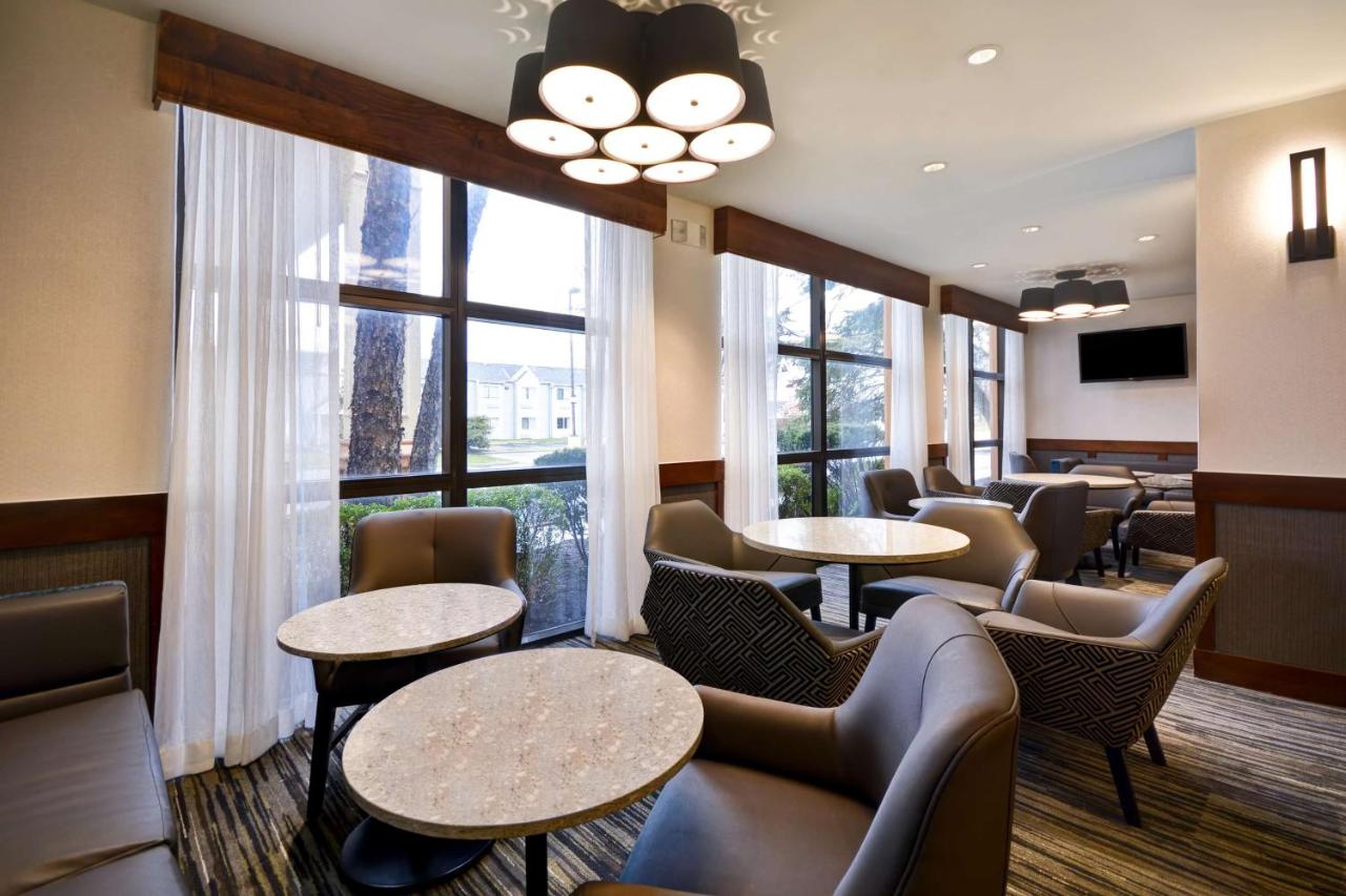 | Hyatt Place Columbus Worthington