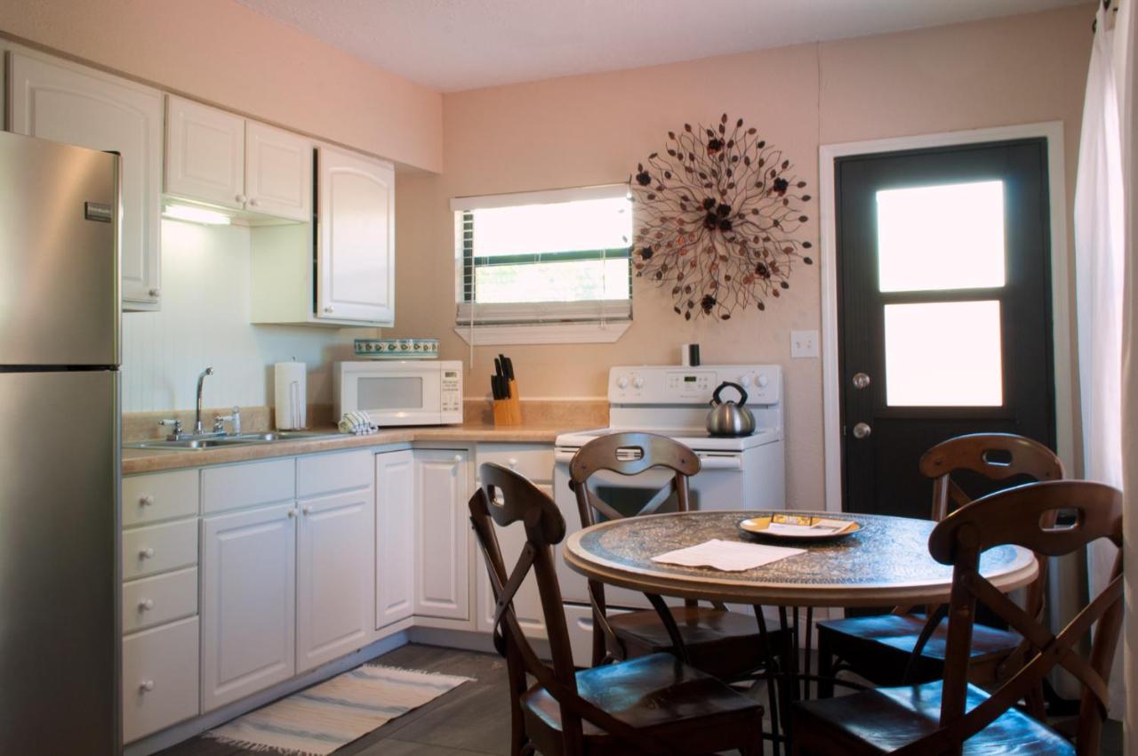  | Beach Place Guesthouses