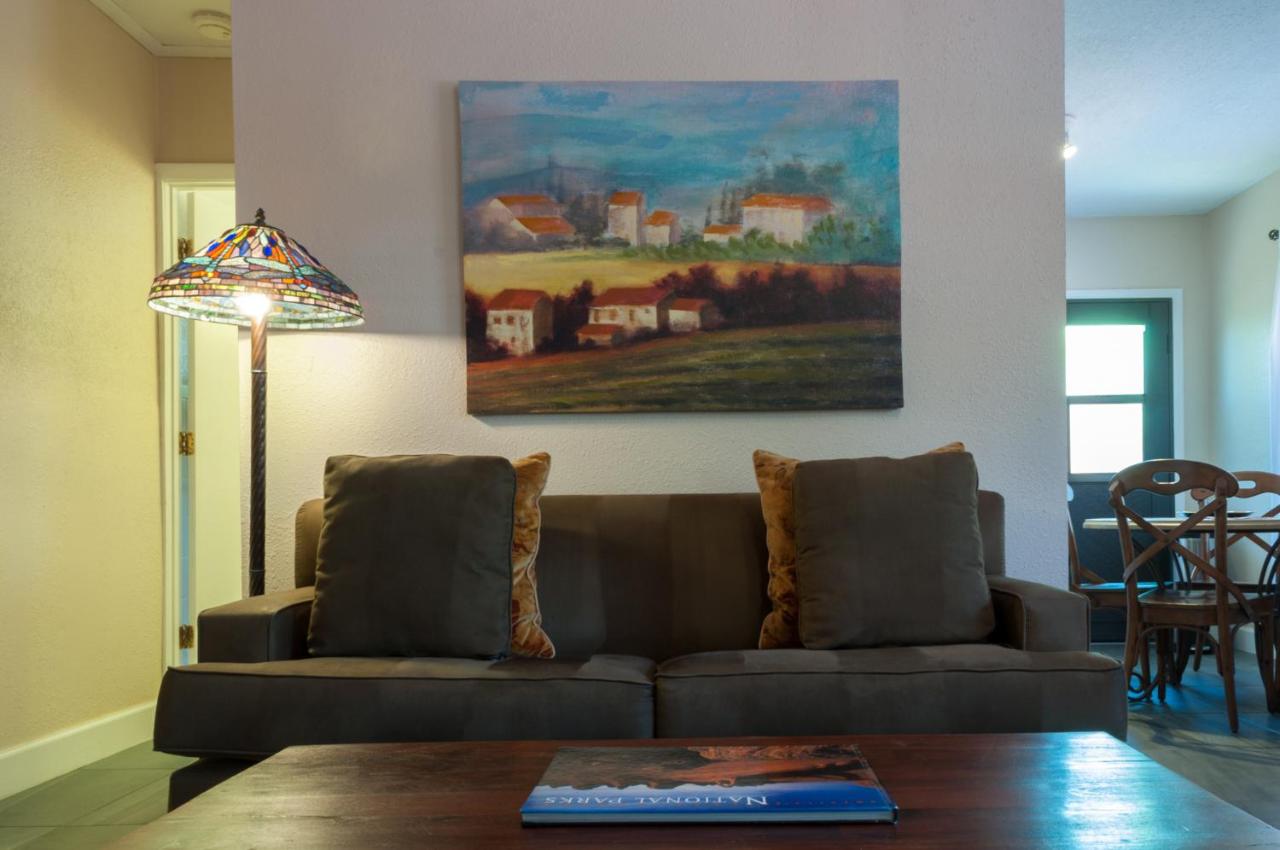  | Beach Place Guesthouses