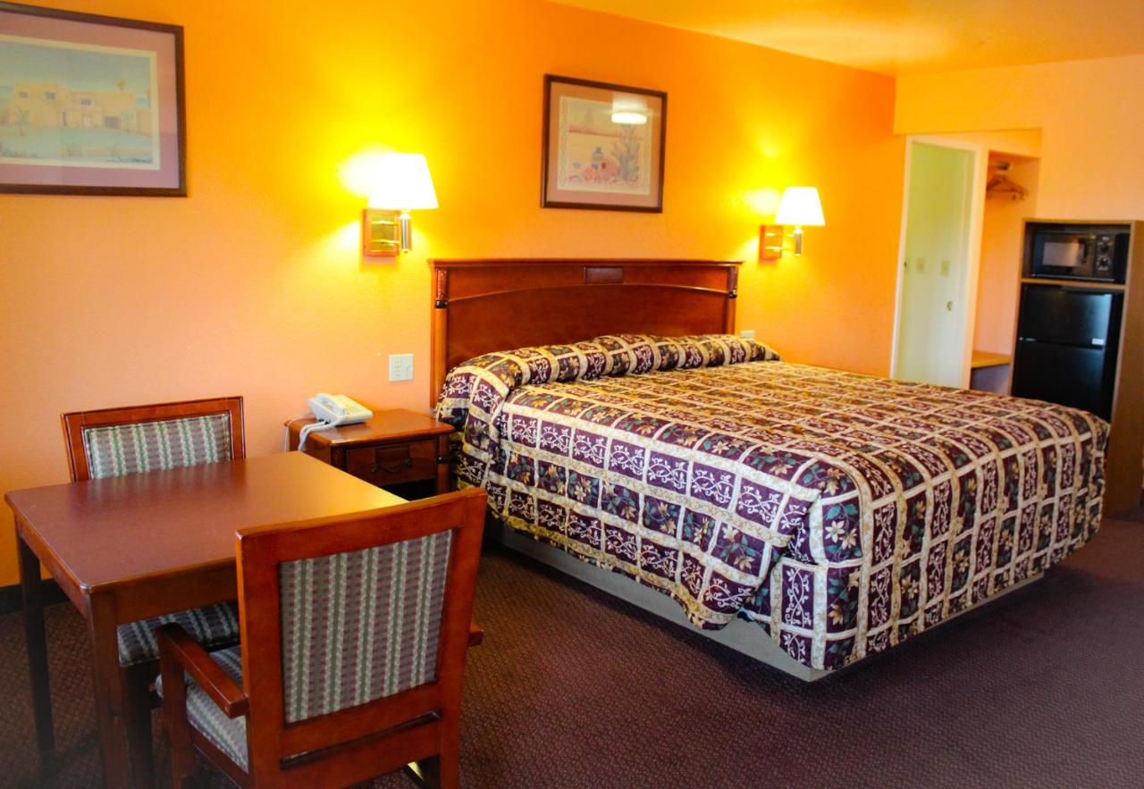  | Hawthorne's Best Inn