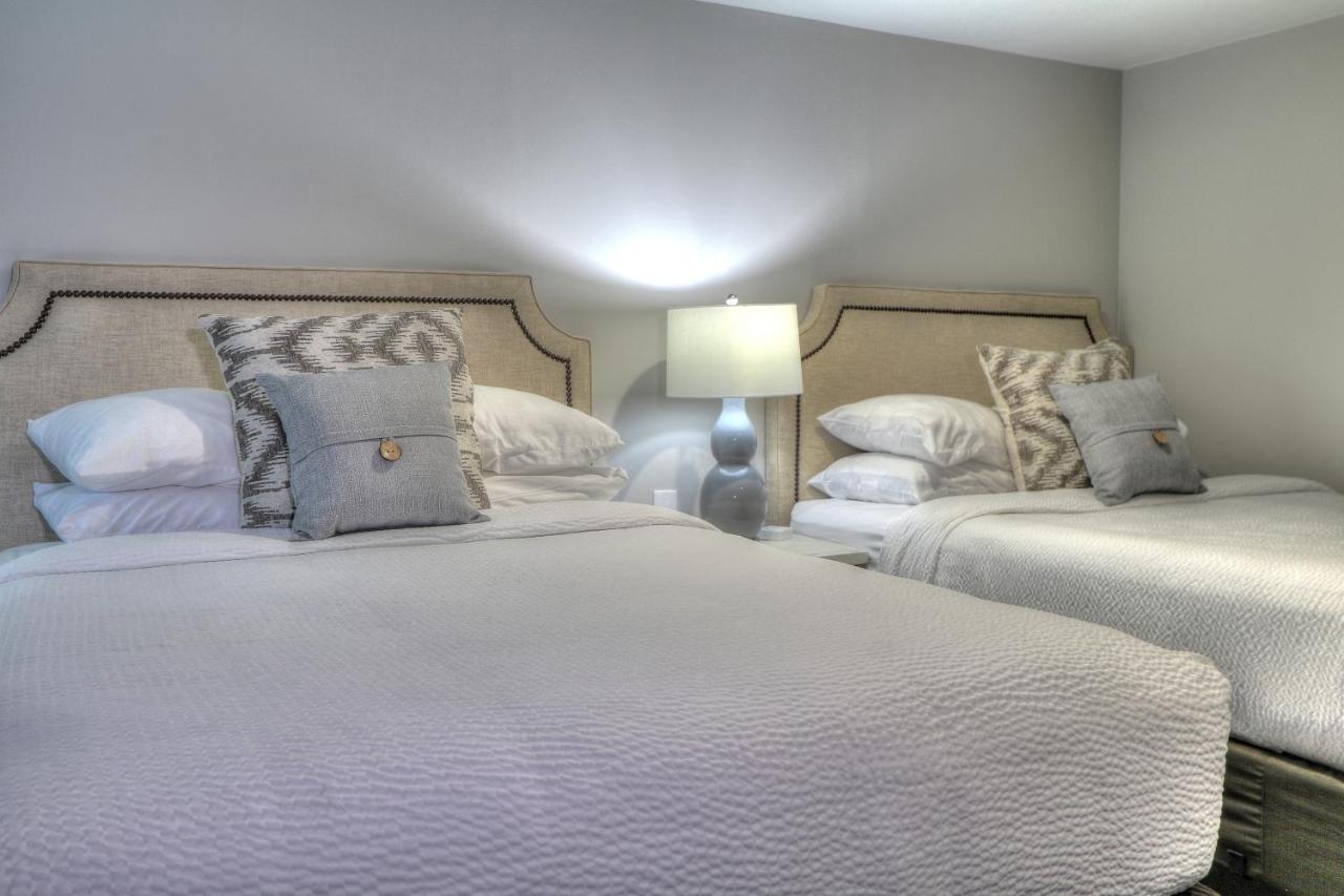 Deluxe Family Suite at River Edge Inn