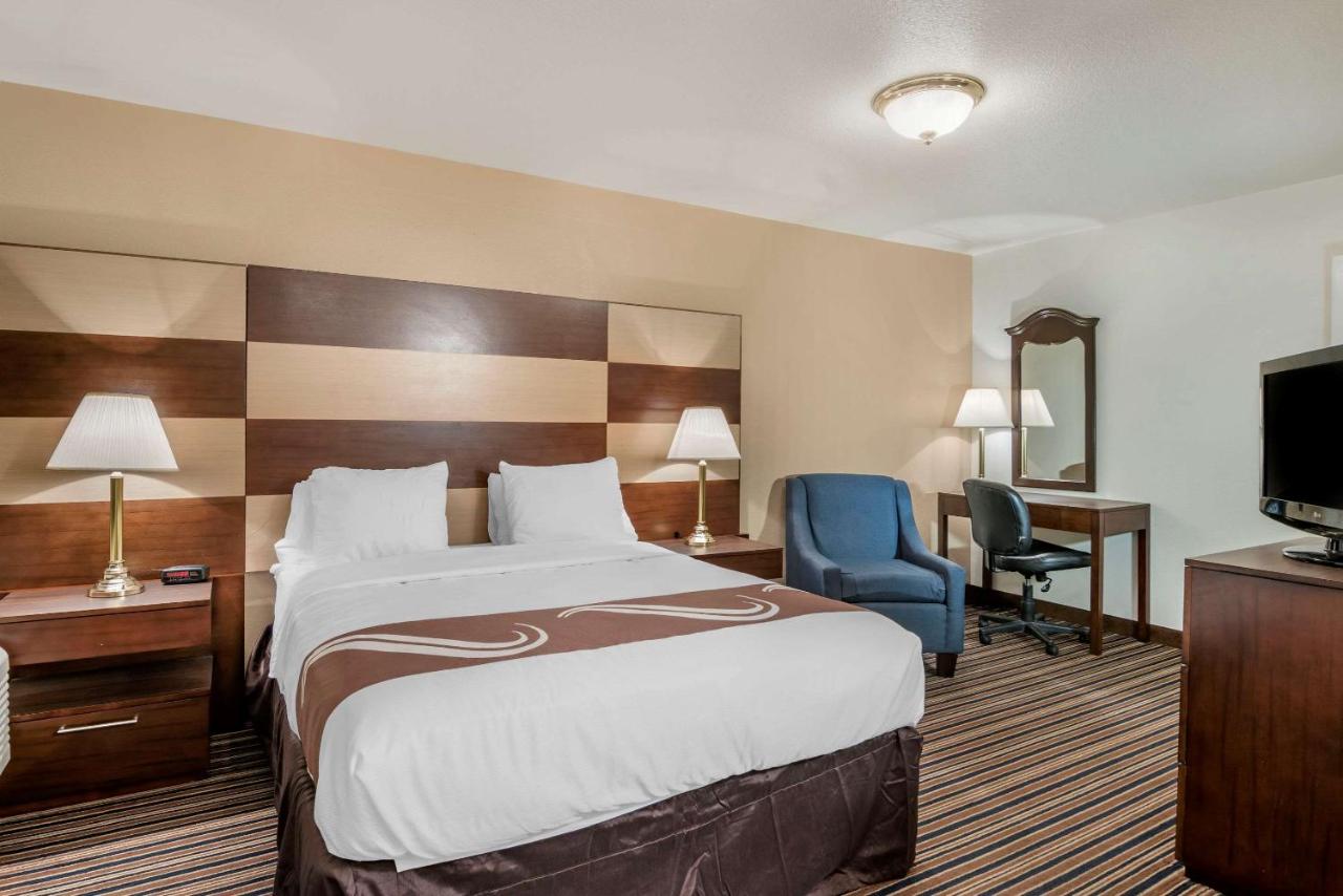 Standard King Room - Non-Smoking at Quality Inn Central Roseburg