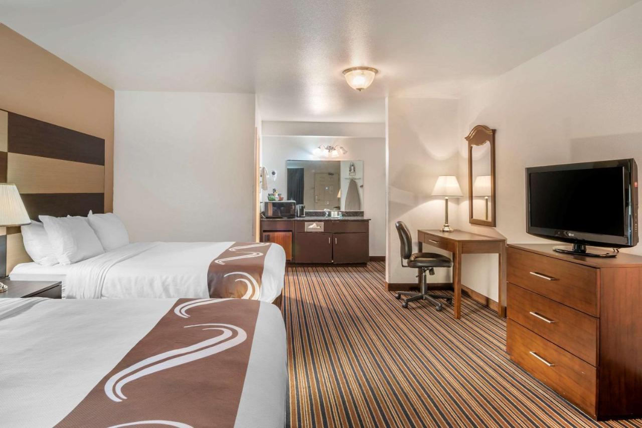Queen Room with Two Queen Beds - Non-Smoking at Quality Inn Central Roseburg