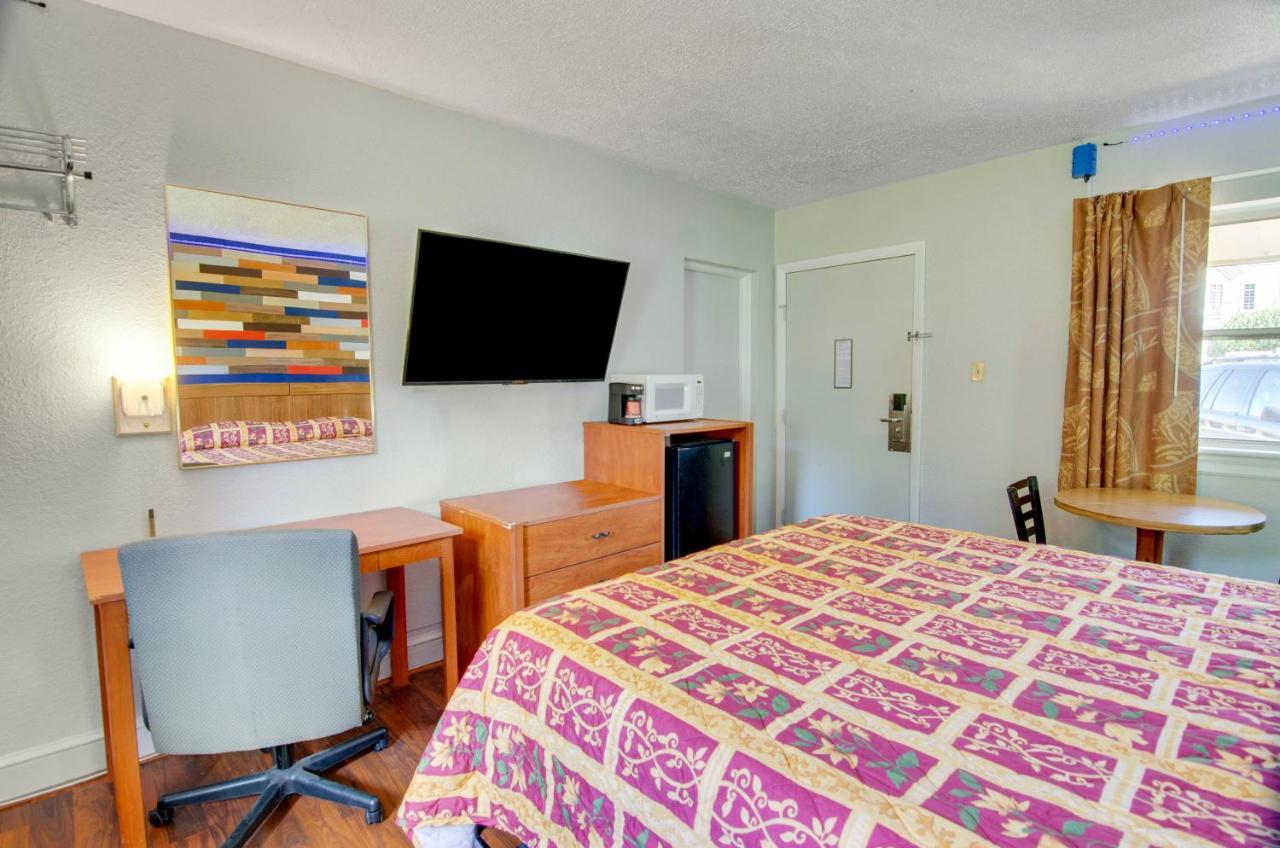 | Scottish Inns Collinsville - Martinsville
