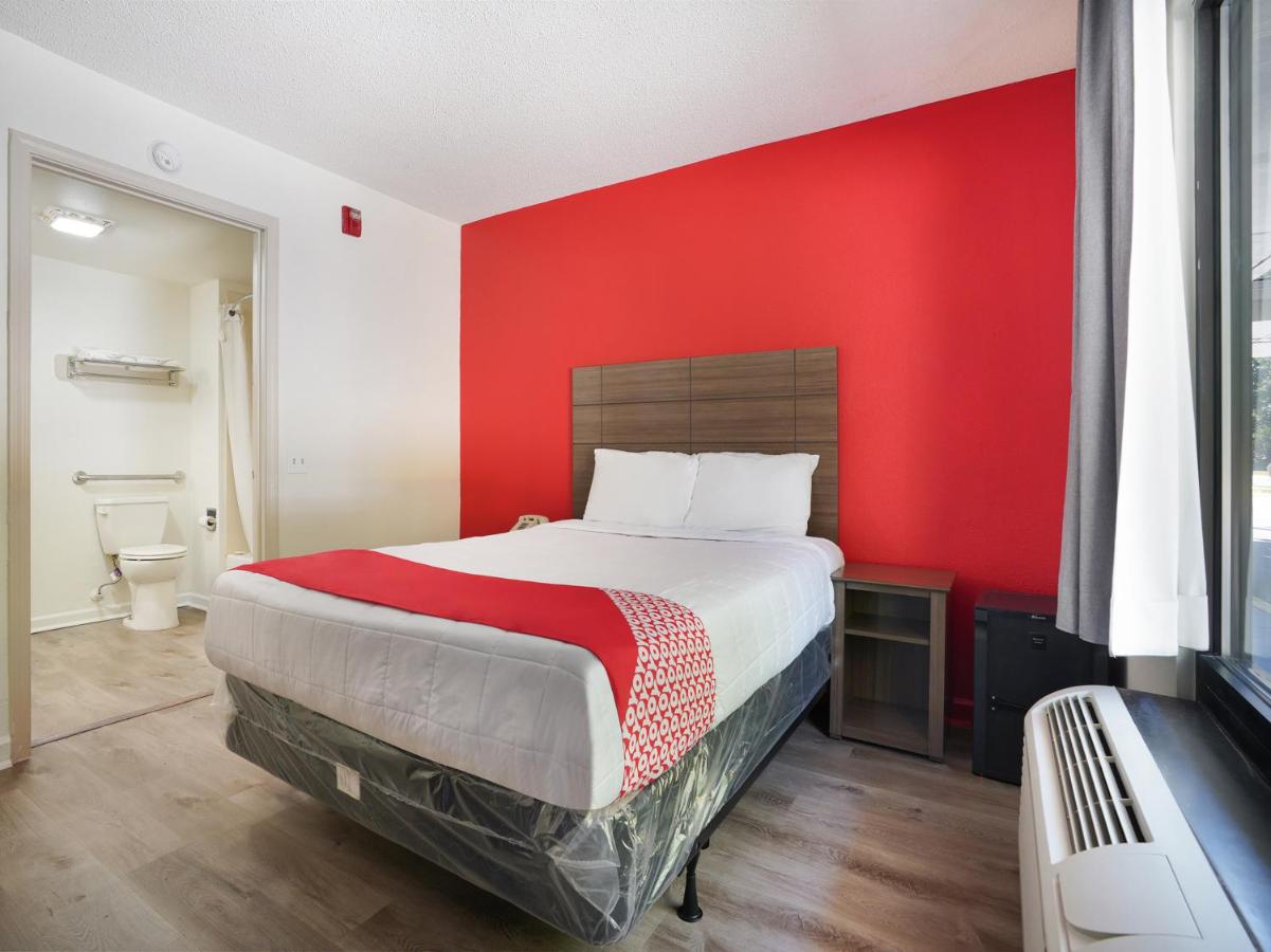 Queen Room at OYO Hotel Decatur I-285 The Perimeter