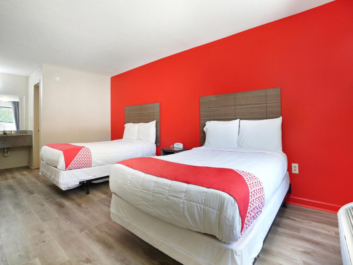 Queen Room with Two Queen Beds at OYO Hotel Decatur I-285 The Perimeter