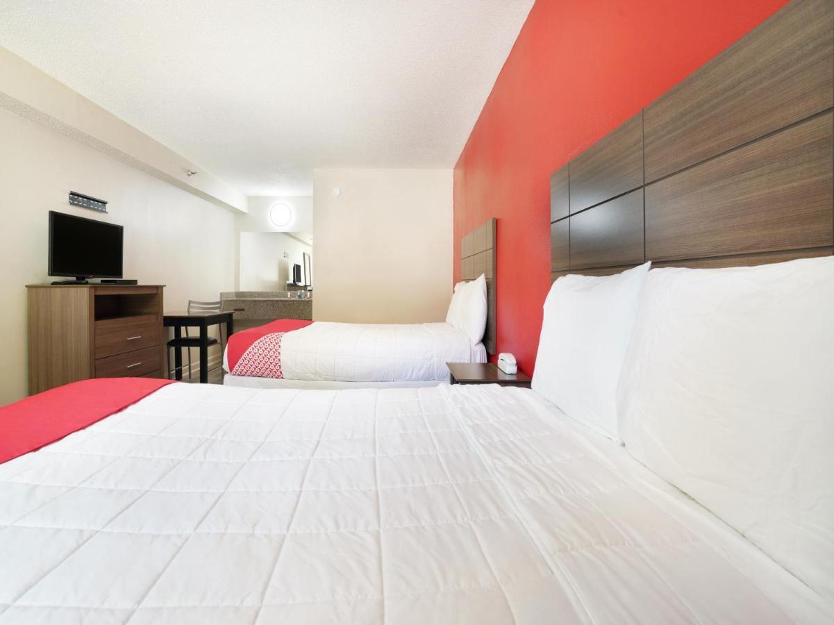 Queen Room with Two Queen Beds at OYO Hotel Decatur I-285 The Perimeter