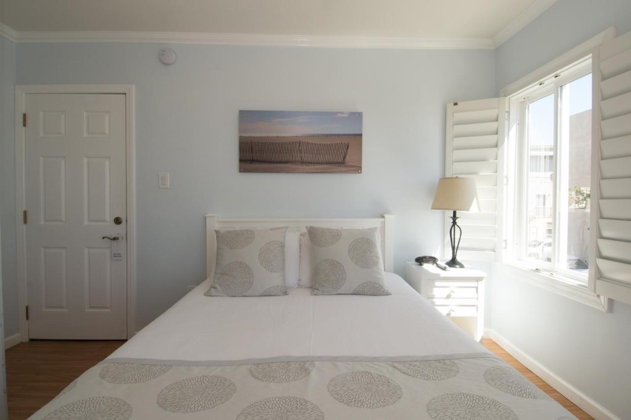 | Venice on the Beach Hotel