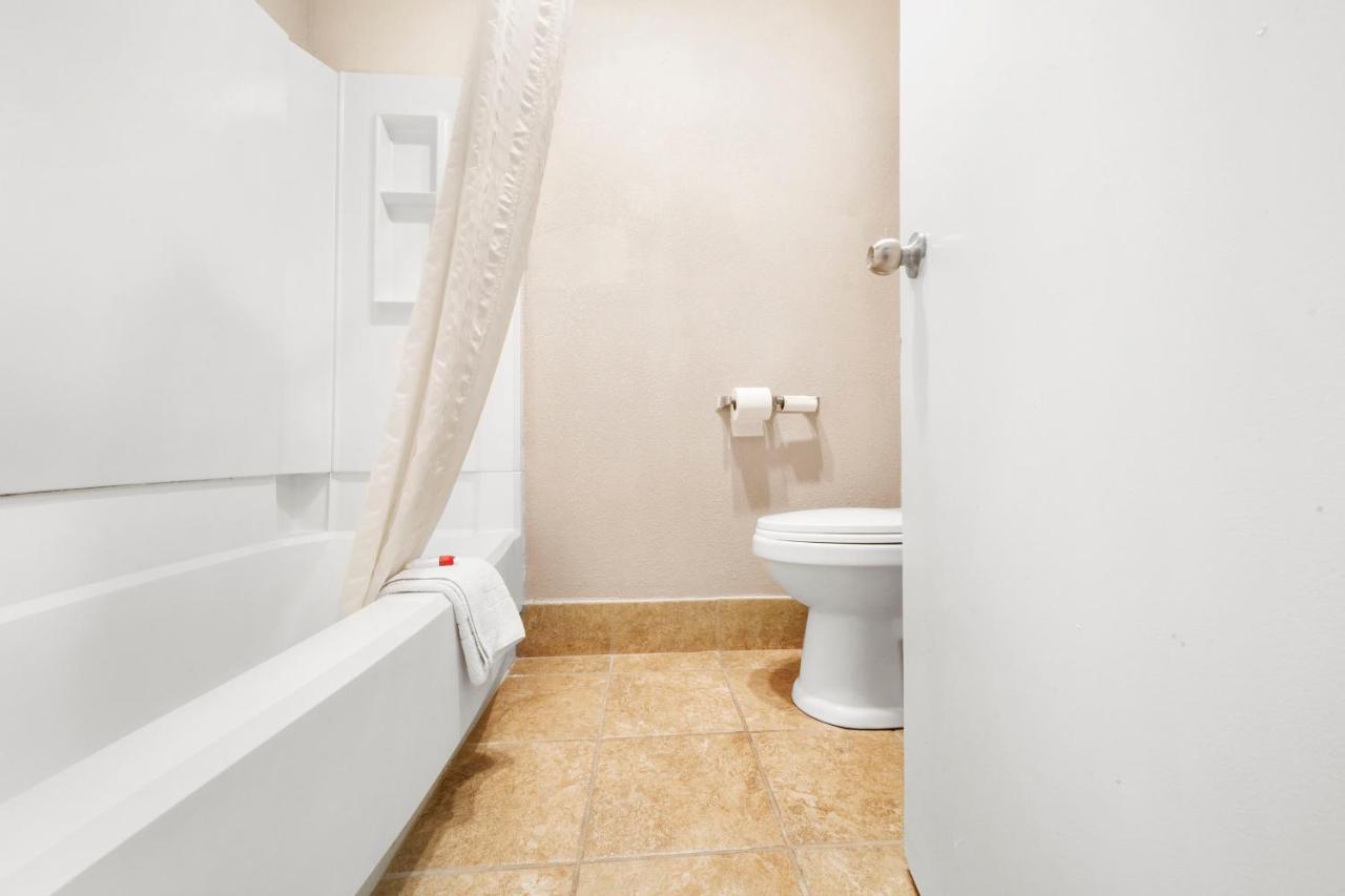 King Room - Non-Smoking at Baymont by Wyndham Muncie Near Ball State University