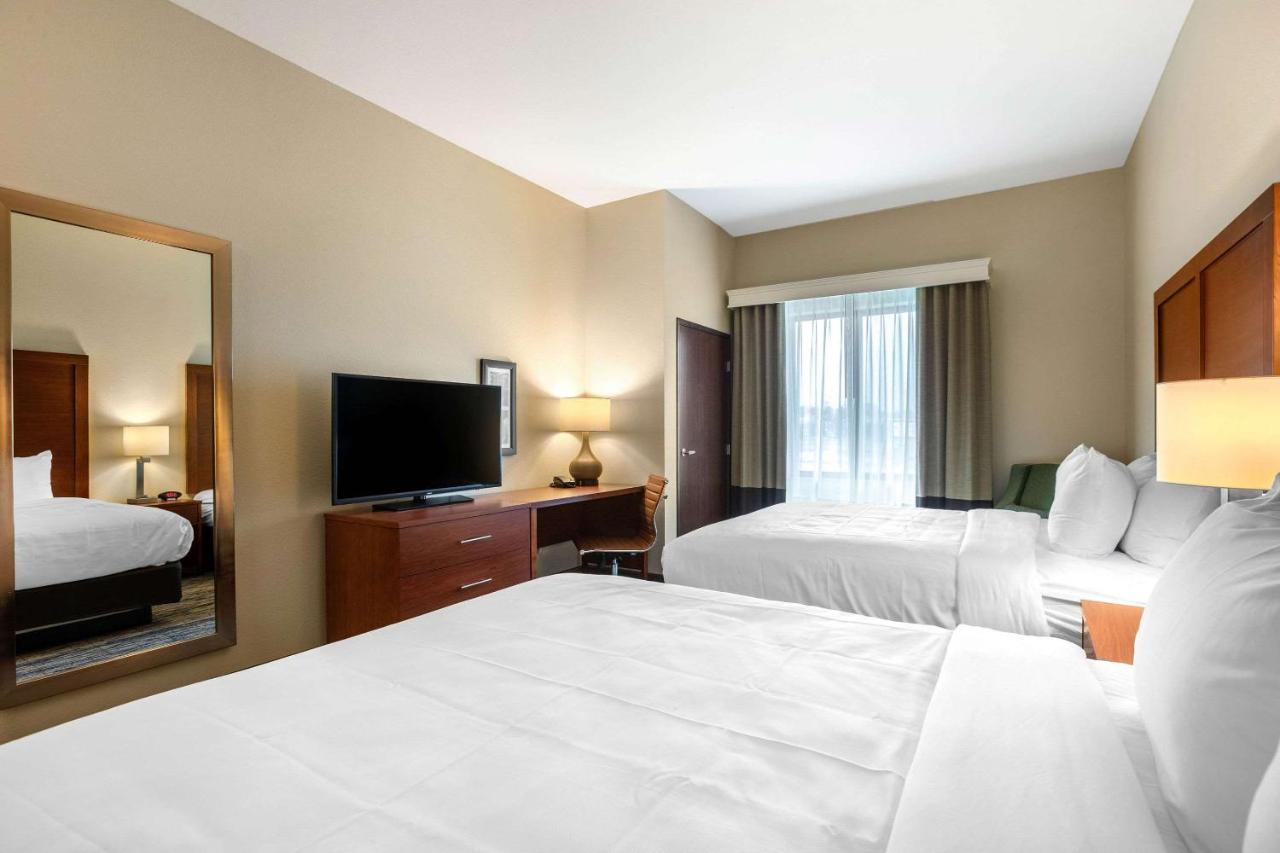 Queen Room with Two Queen Beds - Non-Smoking at Comfort Inn and Suites Ames near ISU Campus