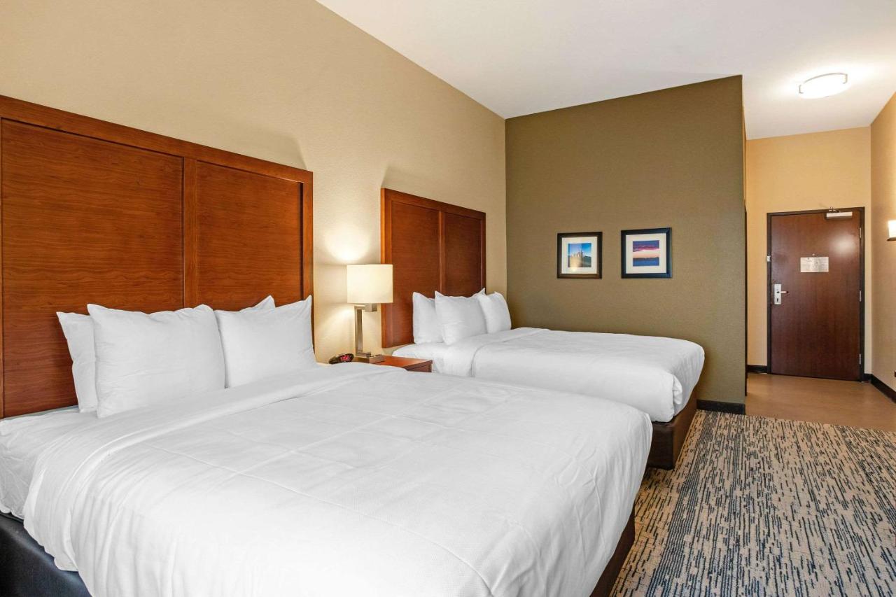 Queen Room with Two Queen Beds - Non-Smoking at Comfort Inn and Suites Ames near ISU Campus