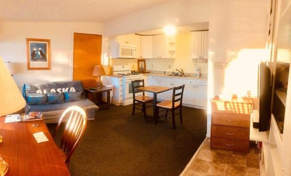  | Driftwood Inn