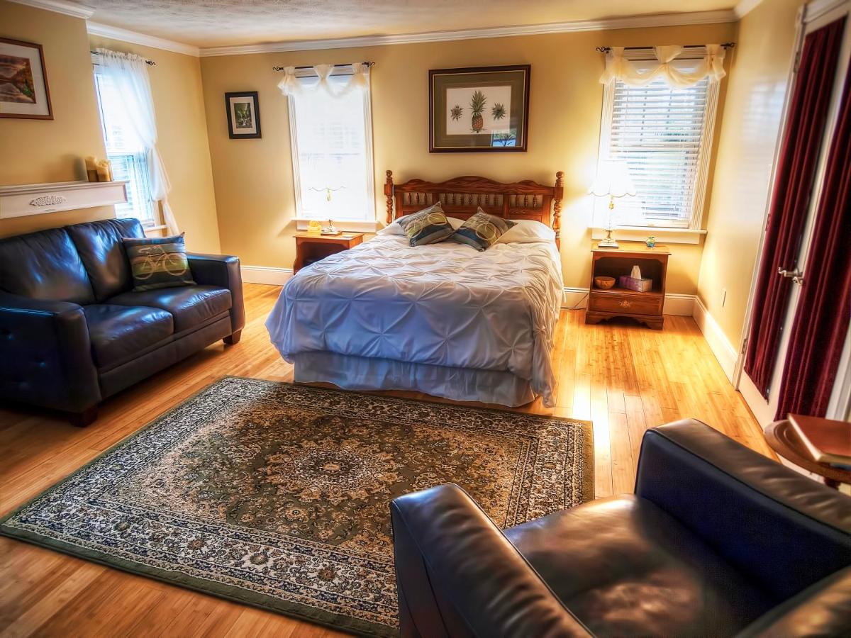 | Foster's Bethel Beach Inn