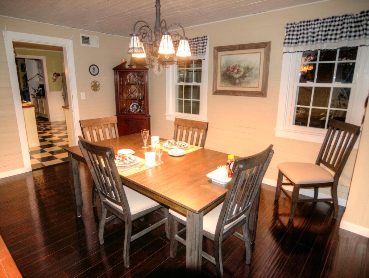 | Foster's Bethel Beach Inn