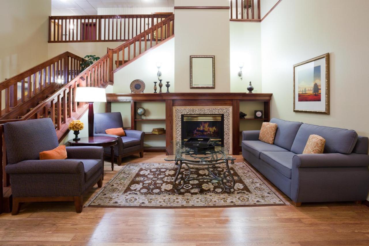 | Country Inn & Suites by Radisson, Sioux Falls, SD