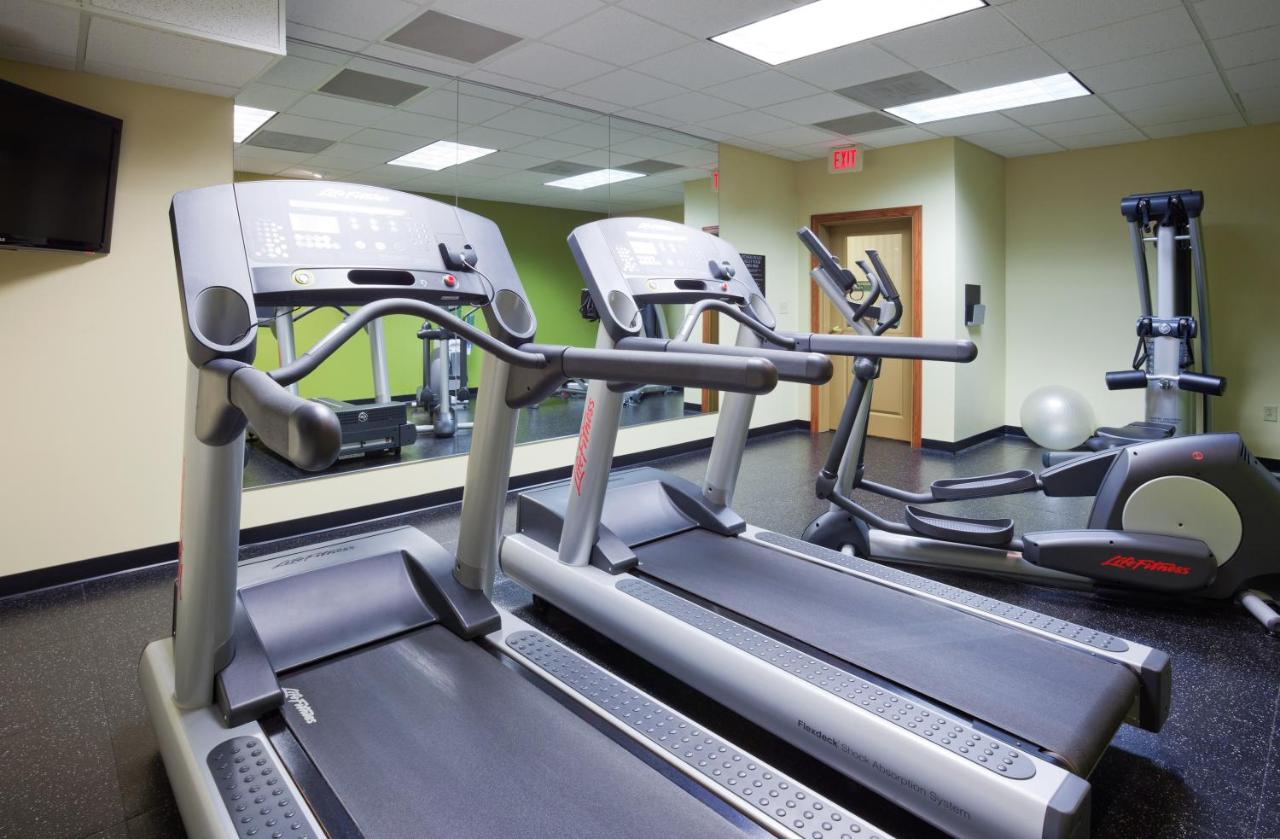 | Country Inn & Suites by Radisson, Sioux Falls, SD