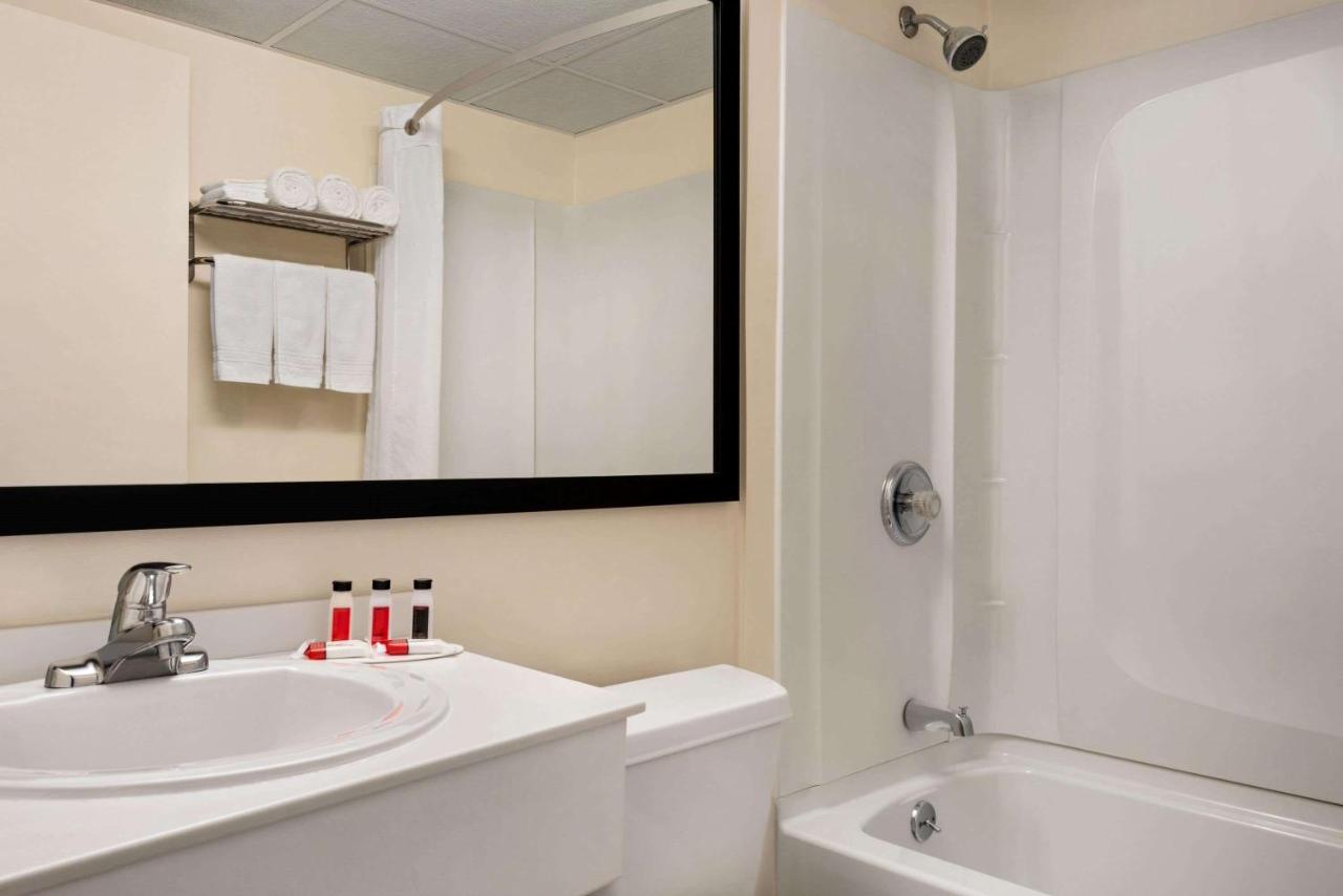 Double Room with Two Double Beds - Non-Smoking at Super 8 by Wyndham Liverpool/Syracuse North Airport