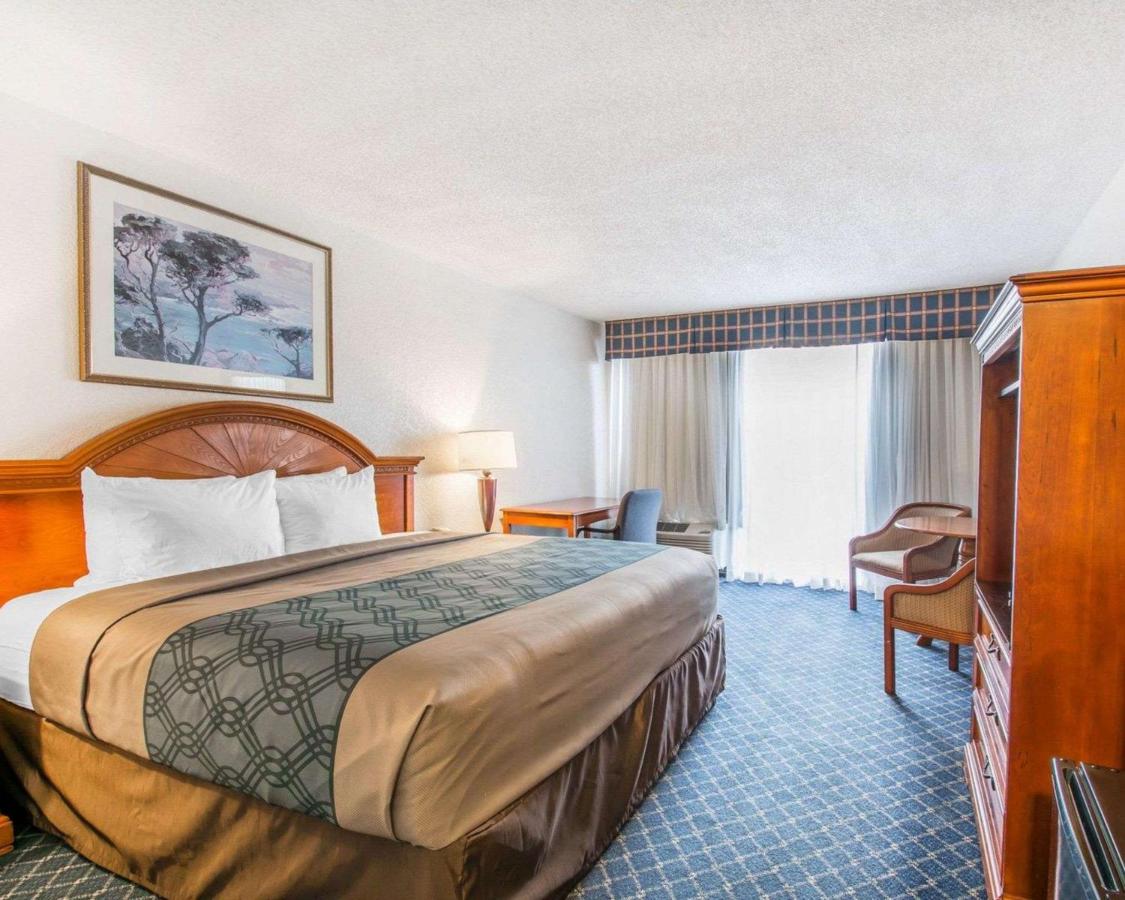 | North Miami Beach Gardens Inn & Suites