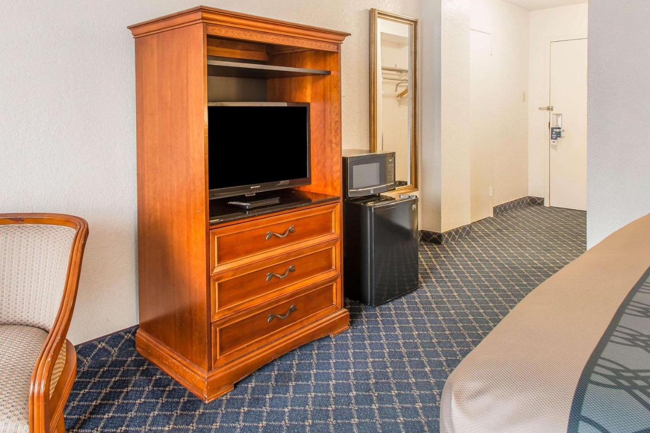 | North Miami Beach Gardens Inn & Suites