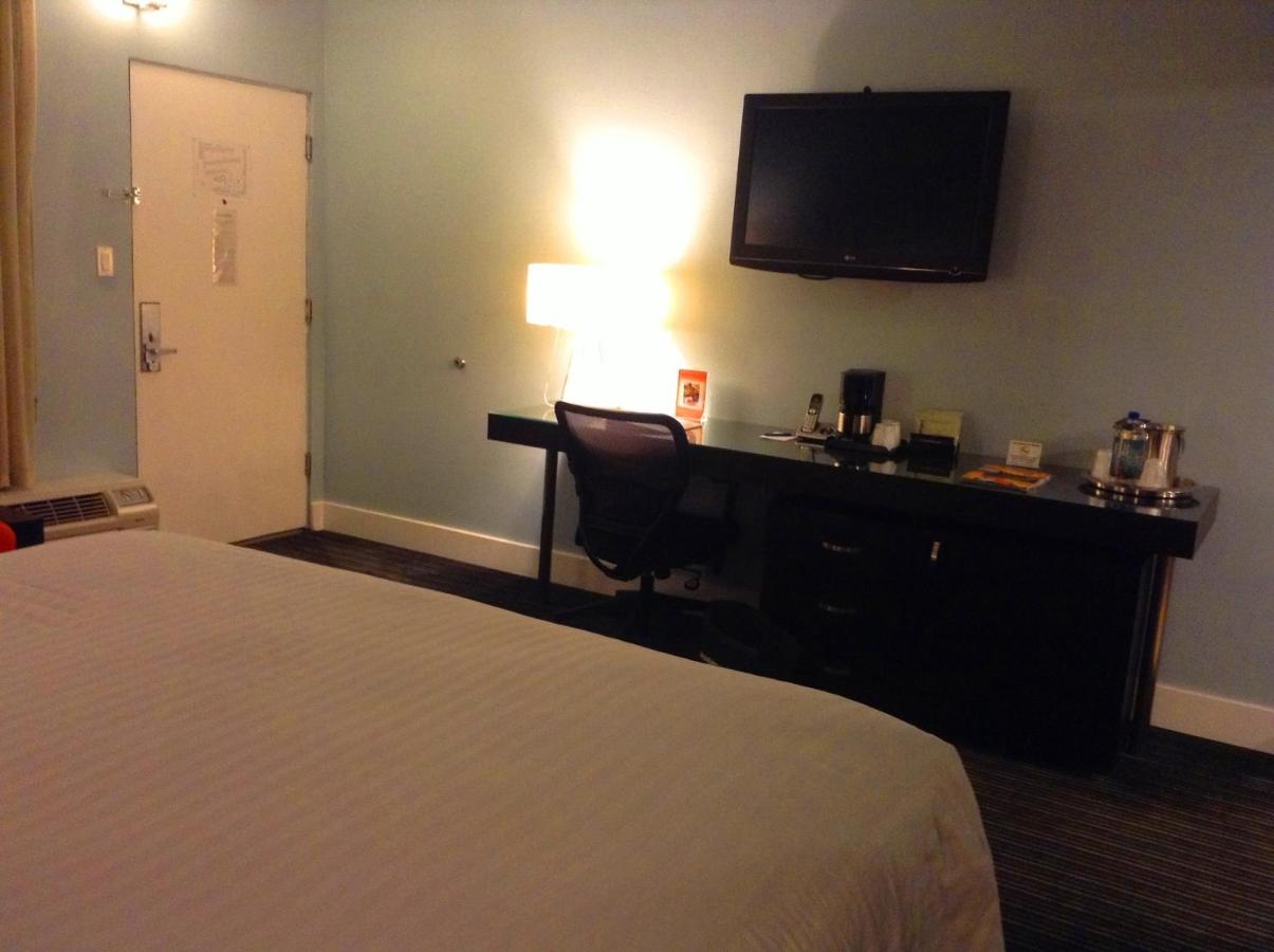 Deluxe Double Room with Two Double Beds at Hotel Current