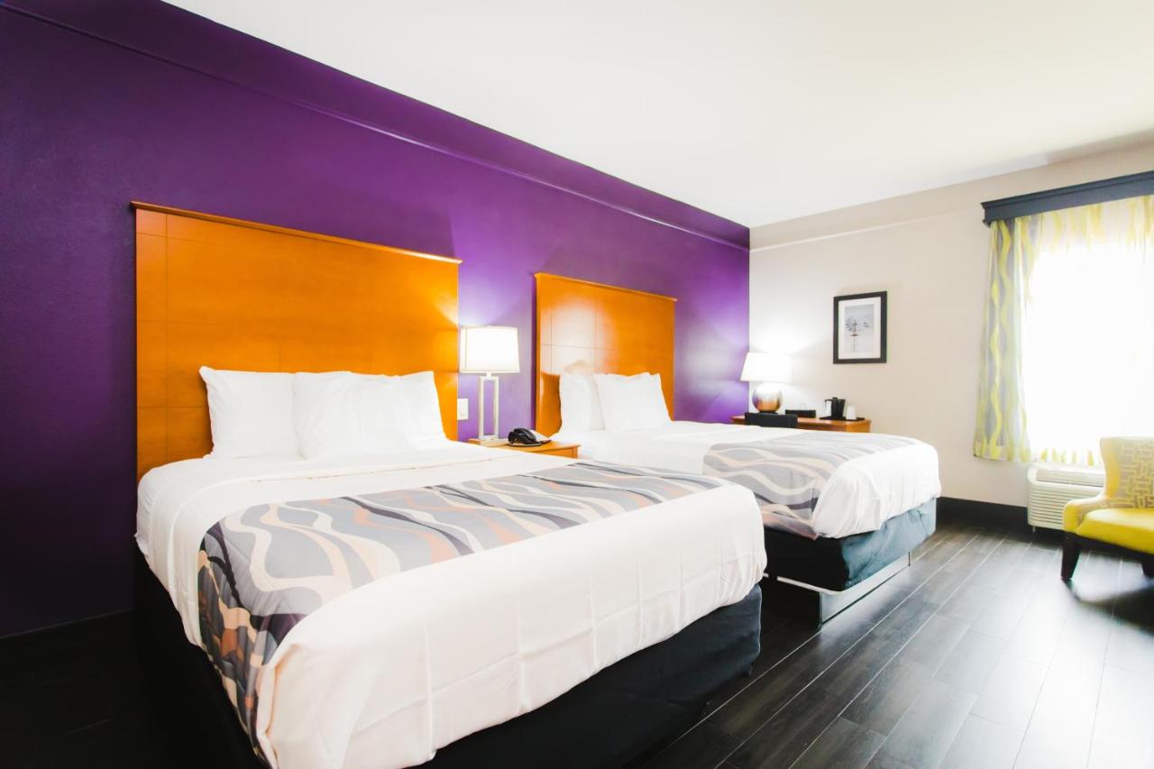 Standard Two Queen Bed at Palacio Royale Inn Signature Katy
