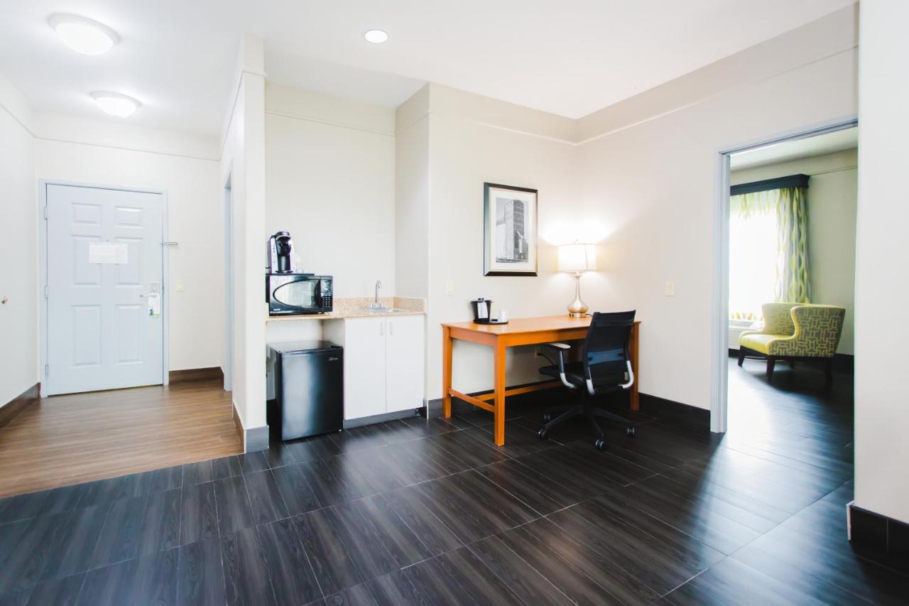 Two Room Suite with Kitchenette at Palacio Royale Inn Signature Katy