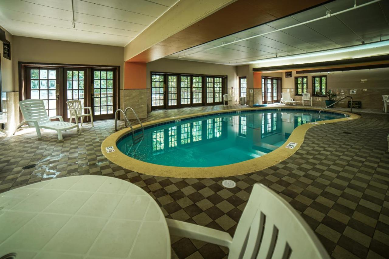 | Spring House Inn