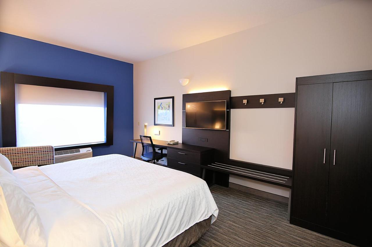  | Holiday Inn Express & Suites Ashland
