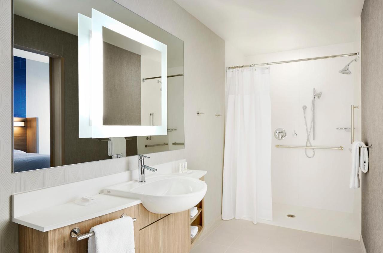 Junior Suite with Two Queen Beds and Trundle Bed - Hearing Accessible at SpringHill Suites by Marriott Springfield North