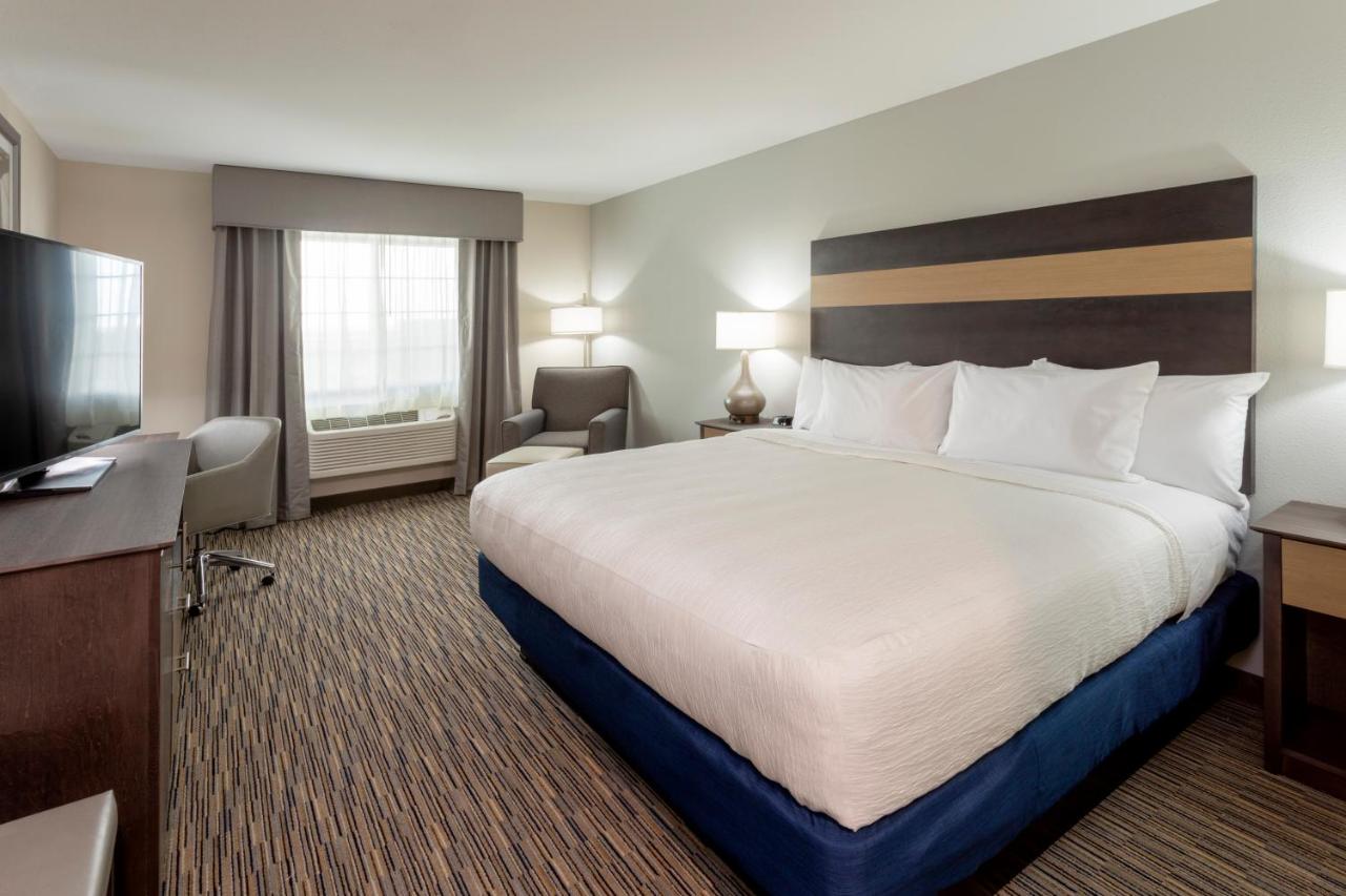 | GrandStay Hotel & Suites