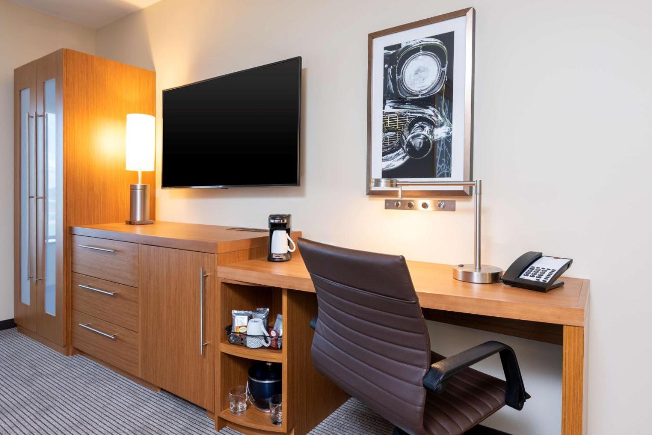Queen Room with Two Queen Beds at Hyatt Place Flint / Grand Blanc