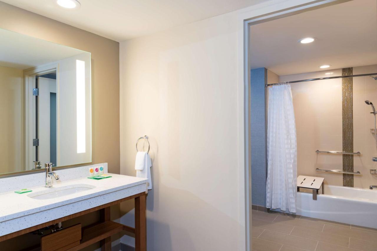Queen Room With Two Queen Beds - Disability Access/Tub at Hyatt Place Flint / Grand Blanc