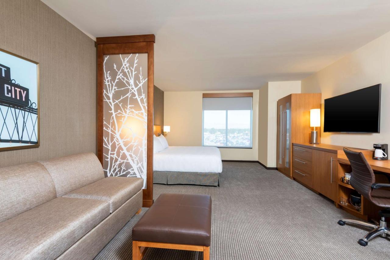 King Room at Hyatt Place Flint / Grand Blanc