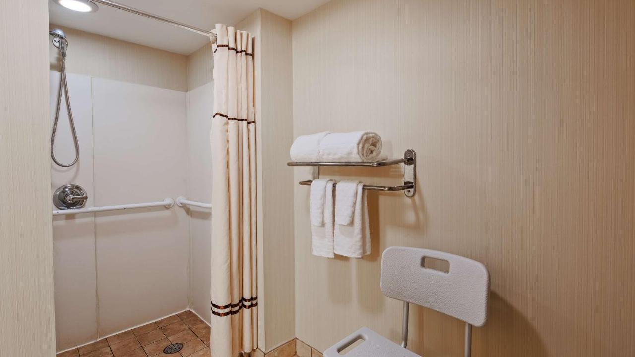 | Best Western Inn Buffalo Airport