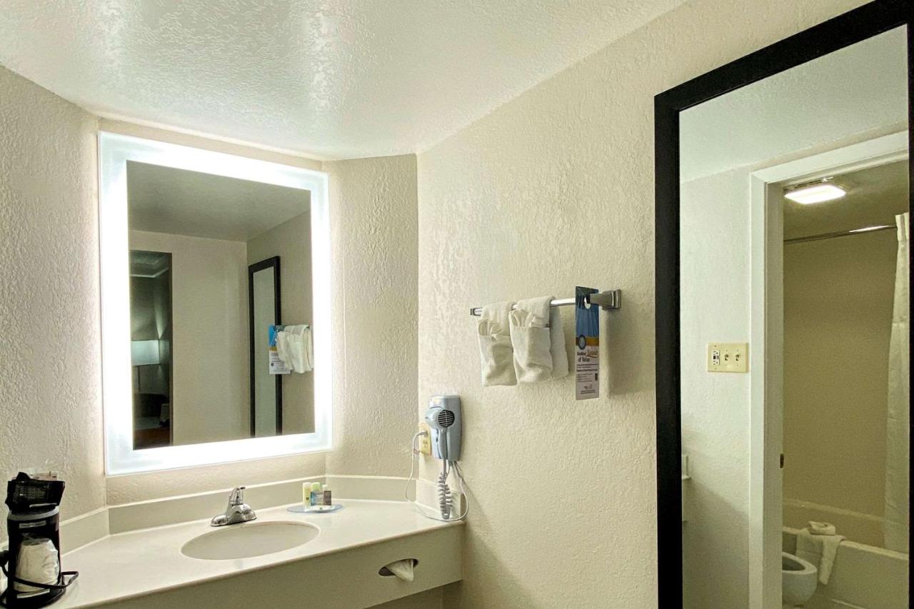 Double Room with Two Double Beds - Non-Smoking at Quality Inn Harlingen
