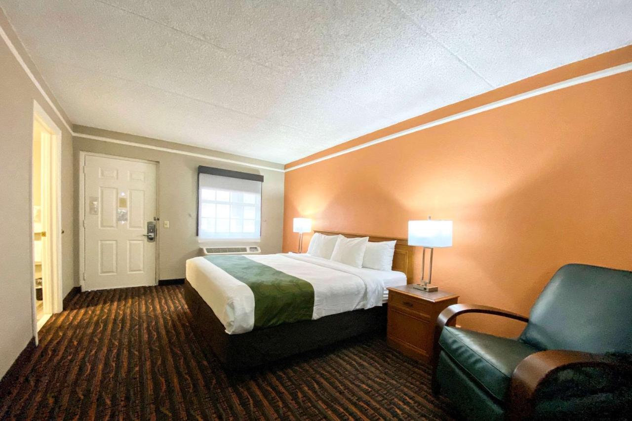 King Room - Non-Smoking at Quality Inn Harlingen